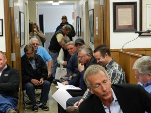 Crowd overflows before OID board meeting